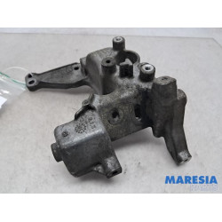 Peugeot - Partner - Alternator upper bracket