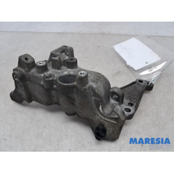 Peugeot - Partner - Alternator upper bracket