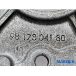 Peugeot - Partner - Stütze Dieselpumpe