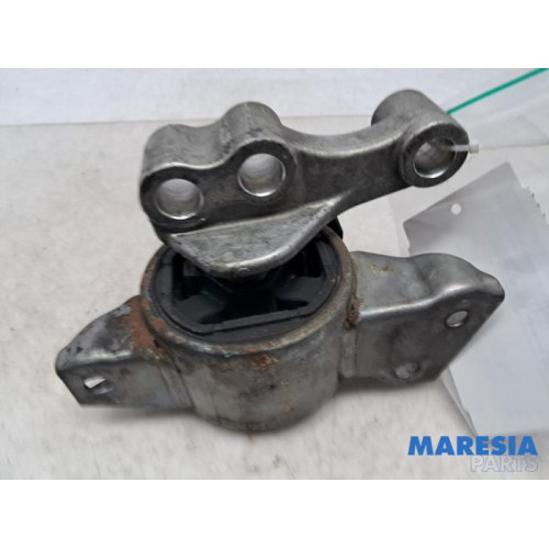 Fiat - Doblo - Engine mount