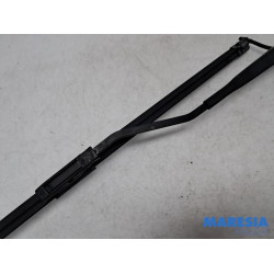 Citroen - C4 Cactus - Front wiper arm