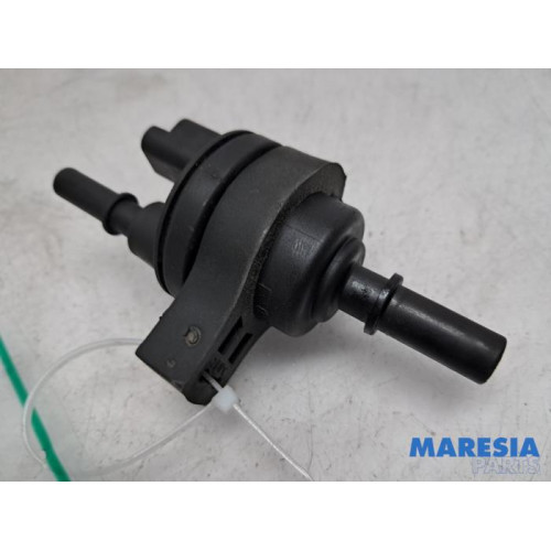 Citroen - C4 Cactus - Vacuum valve