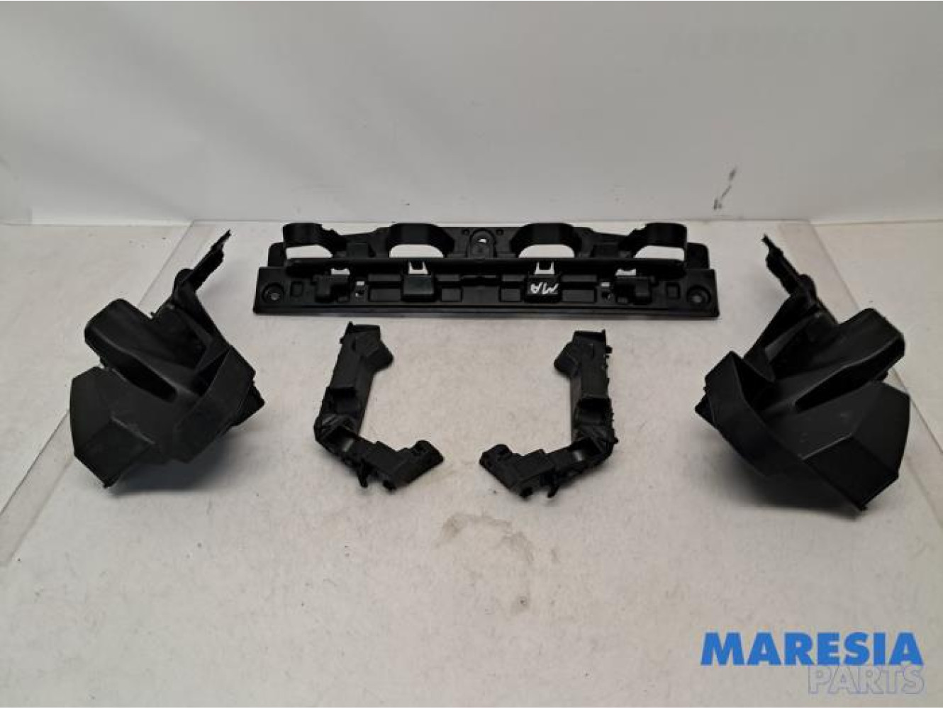 Citroen - C4 Cactus - Rear bumper bracket central