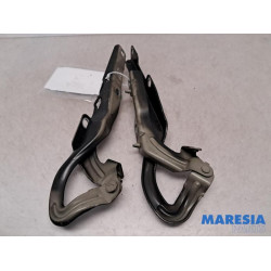 Peugeot - 207 - Bonnet Hinge