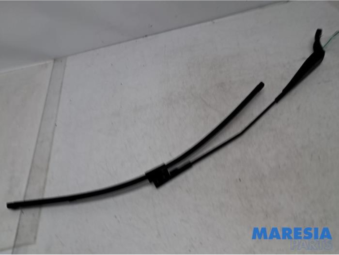 Peugeot - 207 - Front wiper arm