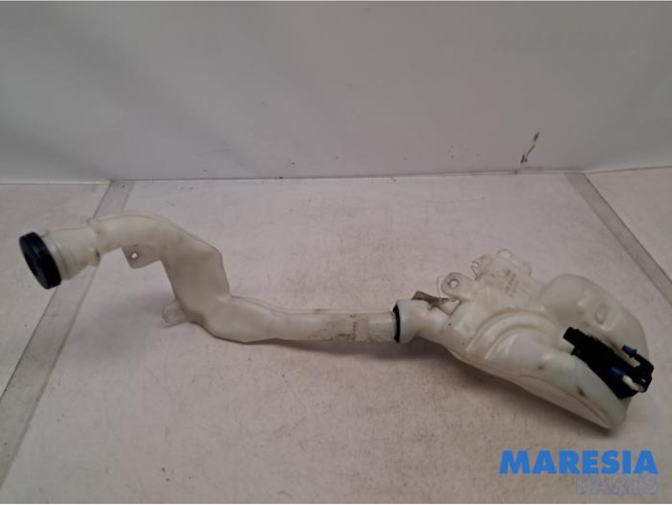 Citroen - C3 - Front windscreen washer reservoir