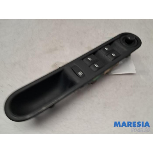 Renault - Espace - Multi-functional window switch