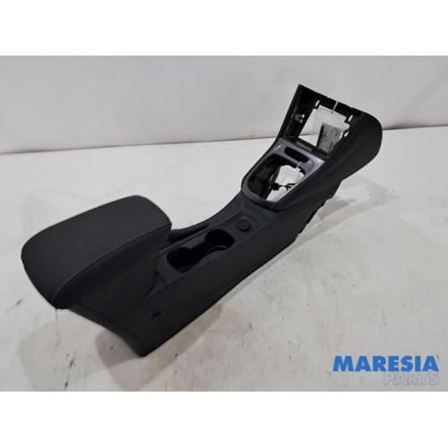 Opel - Astra - Middle console