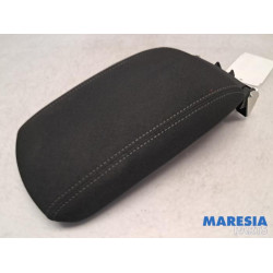 Peugeot - 308 - Armrest