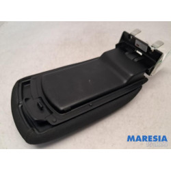 Peugeot - 308 - Armrest