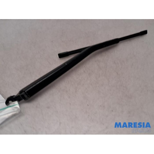 BMW - 1-Serie - Rear wiper arm