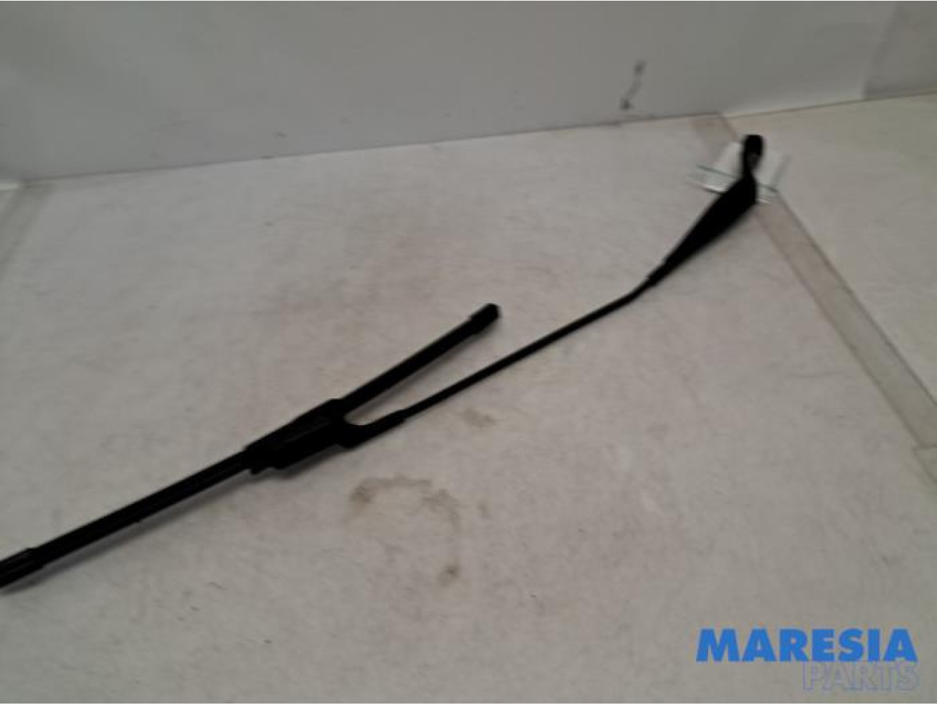 Peugeot - 308 - Front wiper arm