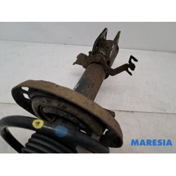 Renault - Megane - Front shock absorber rod, right