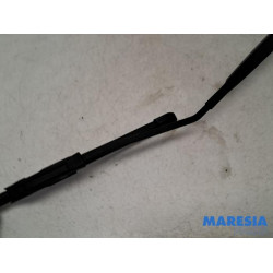 Renault - Megane - Front wiper arm
