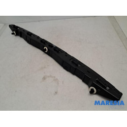 Renault - Megane - Rear bumper bracket central