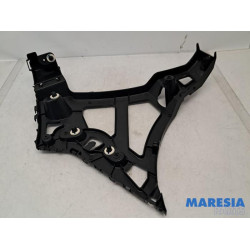 Renault - Megane - Rear bumper bracket central