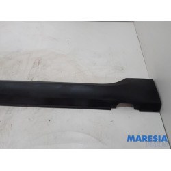 Peugeot - 2008 - Afdeklijst dorpel links