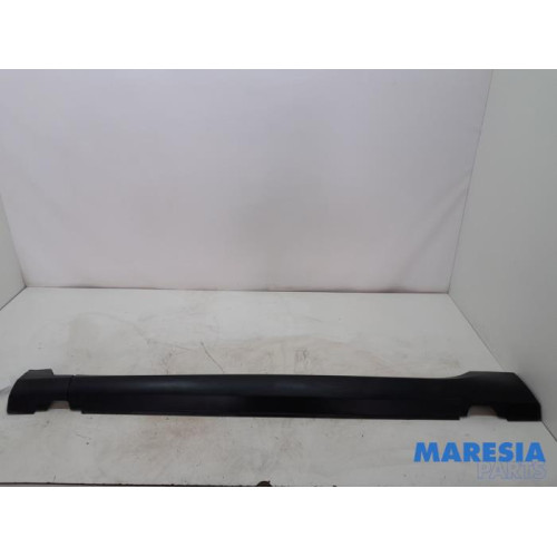 Peugeot - 2008 - Door sill left