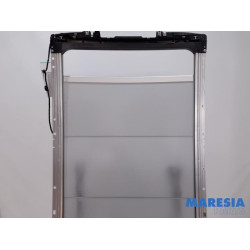 Peugeot - 2008 - Sliding headliner mechanism