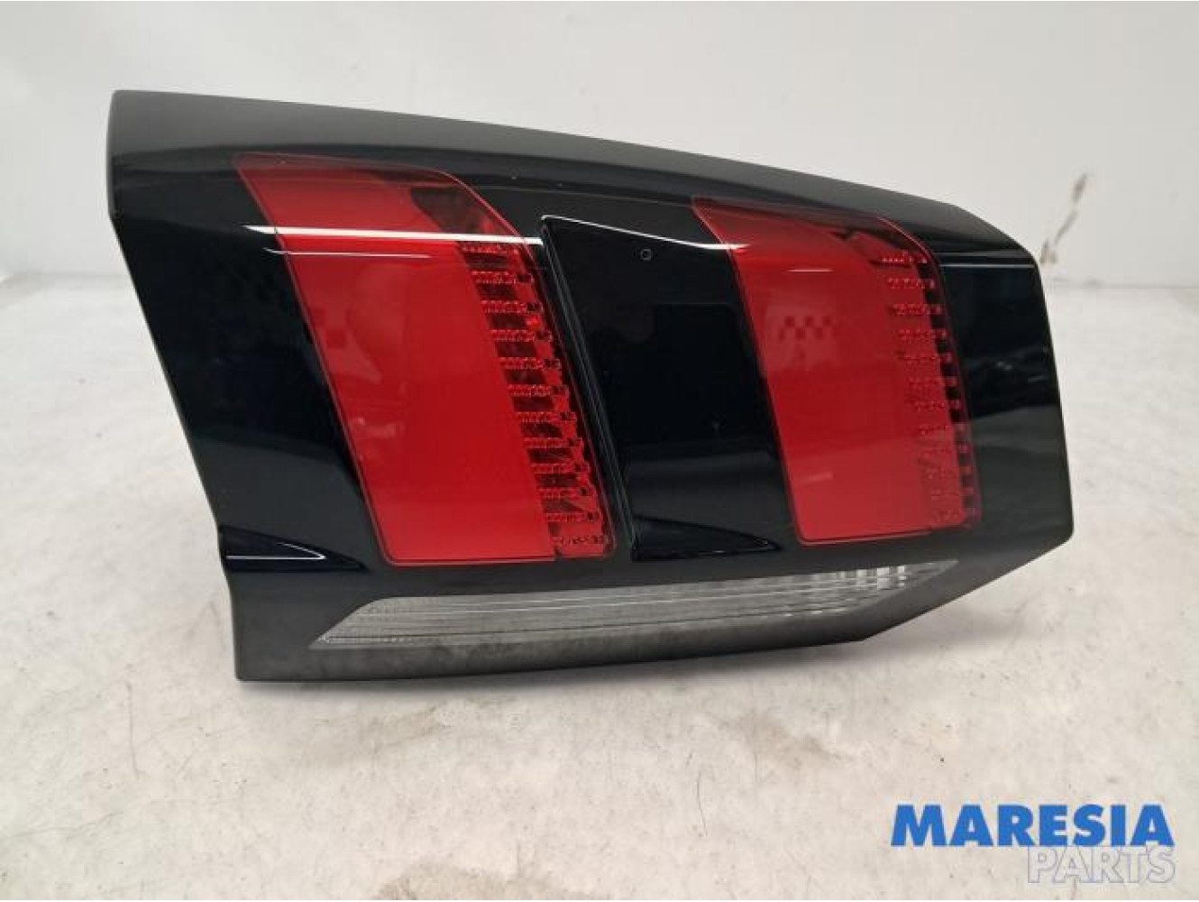 Peugeot - 5008 - Achterlicht links