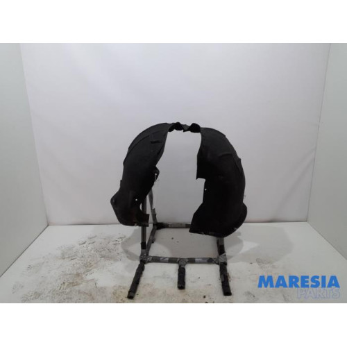 Opel - Astra - Wheel arch liner