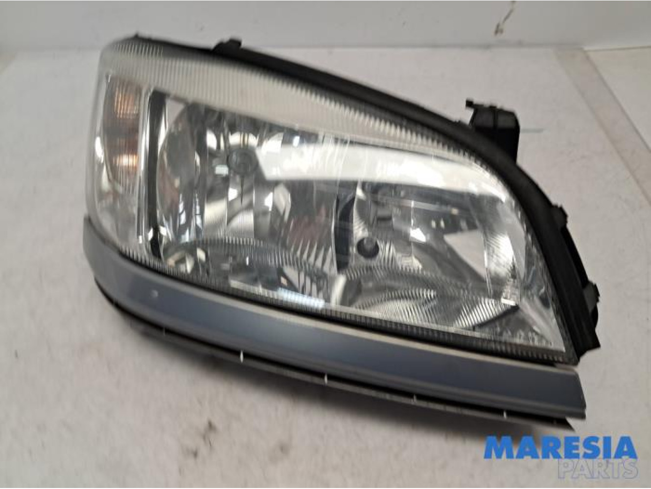 Opel - Zafira - Phare droit