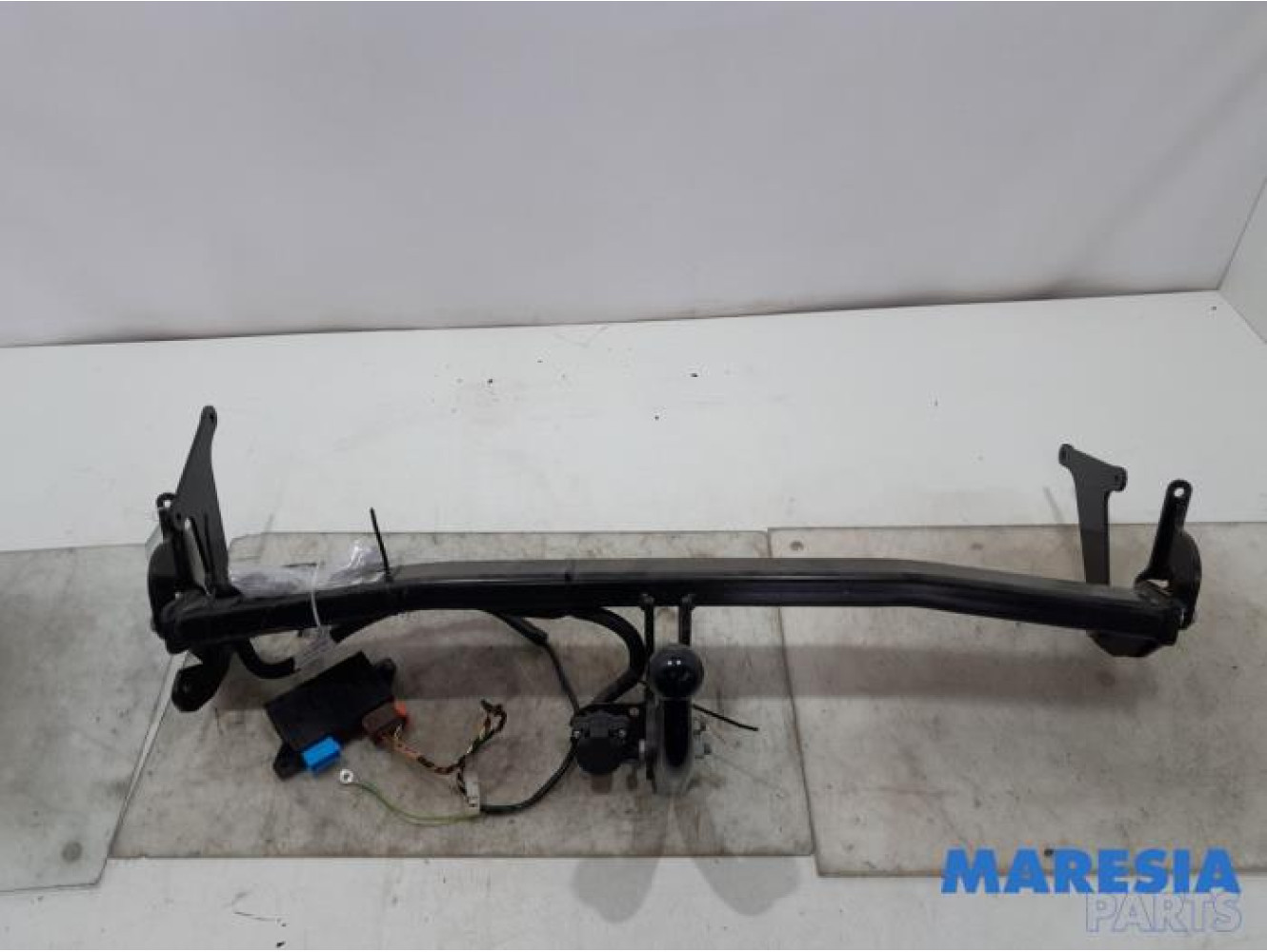 Peugeot - 5008 - Towbar