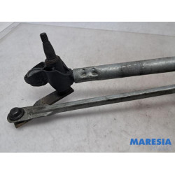 Renault - Clio - Wiper mechanism