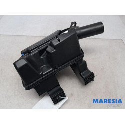 Opel - Astra - Front windscreen washer reservoir