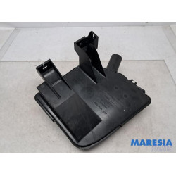 Opel - Astra - Front windscreen washer reservoir