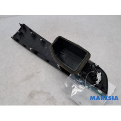 Opel - Astra - Dashboard vent