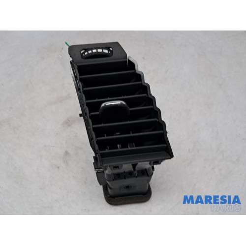 Opel - Astra - Dashboard vent
