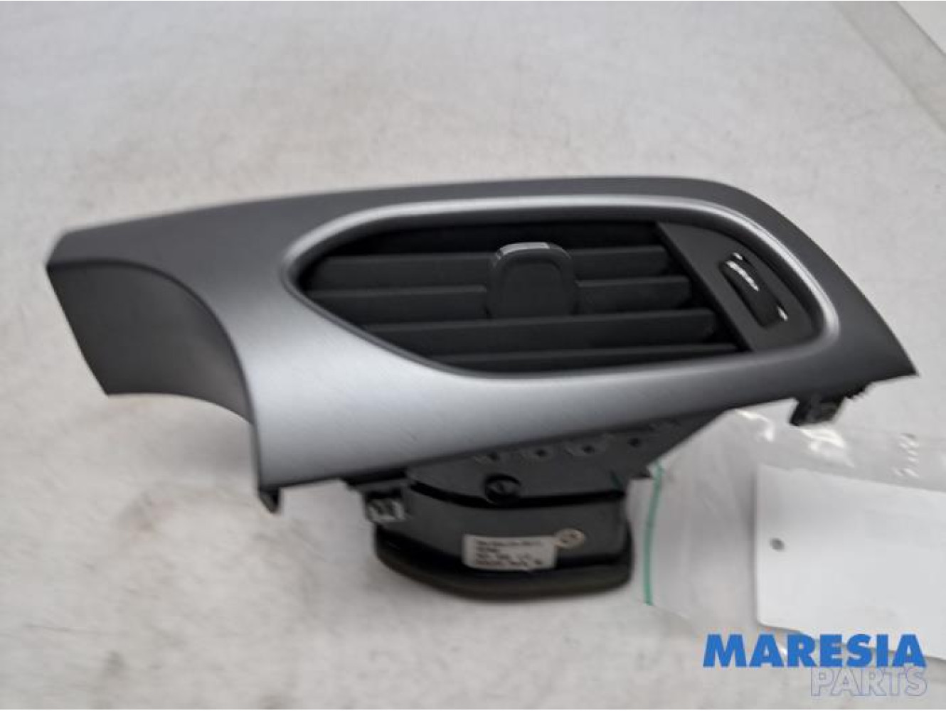Opel - Astra - Dashboard vent