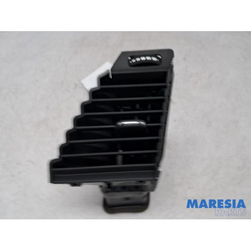 Opel - Astra - Dashboard vent