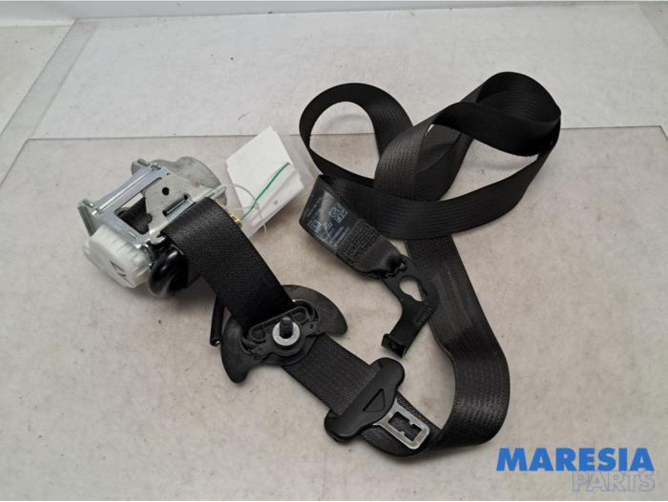 Opel - Astra - Front seatbelt, left