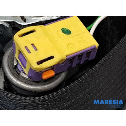 Opel - Astra - Front seatbelt, left