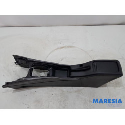 Peugeot - 2008 - Middle console