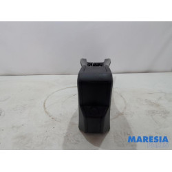 Peugeot - 2008 - Middle console