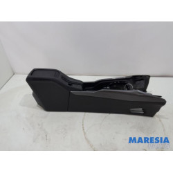 Peugeot - 2008 - Middle console