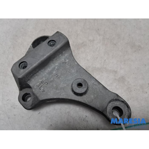 Citroen - C3 - Engine mount