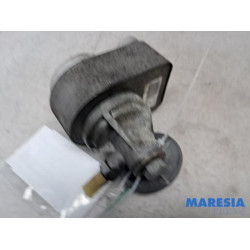 Renault - Megane - Oil filter holder