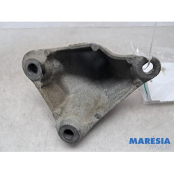 Renault - Megane - Versnellingsbak Steun
