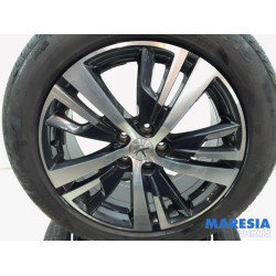 Peugeot - 5008 - Sportvelgenset + banden
