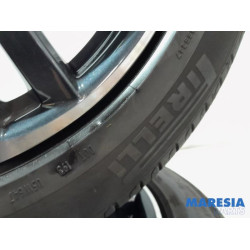 Peugeot - 5008 - Sportvelgenset + banden
