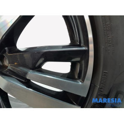 Peugeot - 5008 - Sportvelgenset + banden