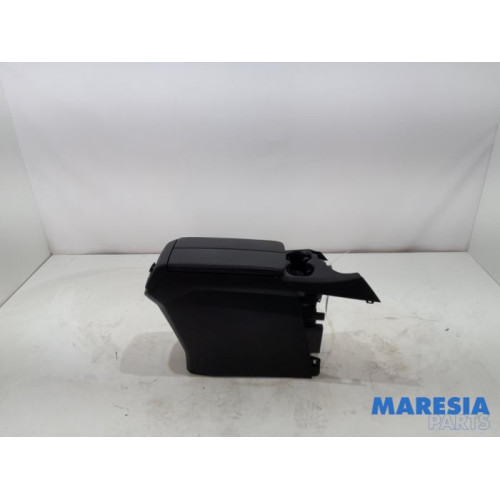 Peugeot - 5008 - Middle console