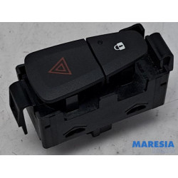 Renault - Megane - Panic lighting switch