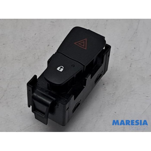 Renault - Megane - Panic lighting switch