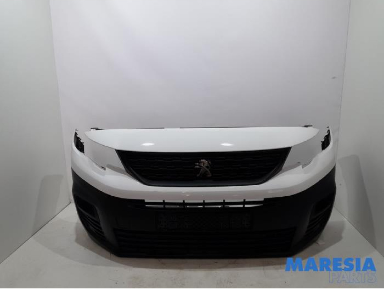 Peugeot - Partner - Front bumper