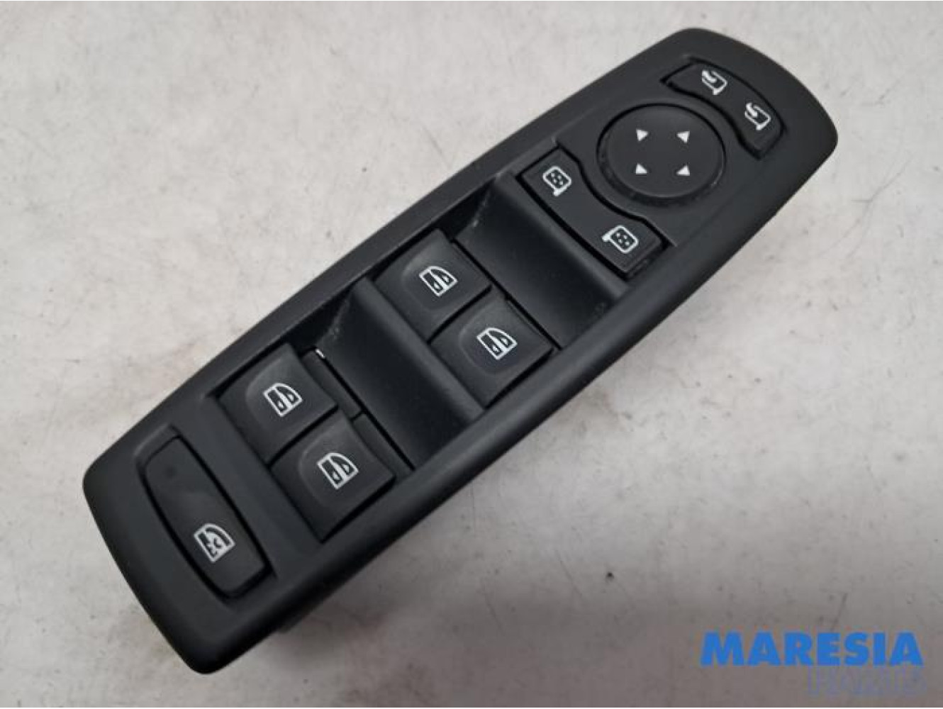 Renault - Megane - Multi-functional window switch